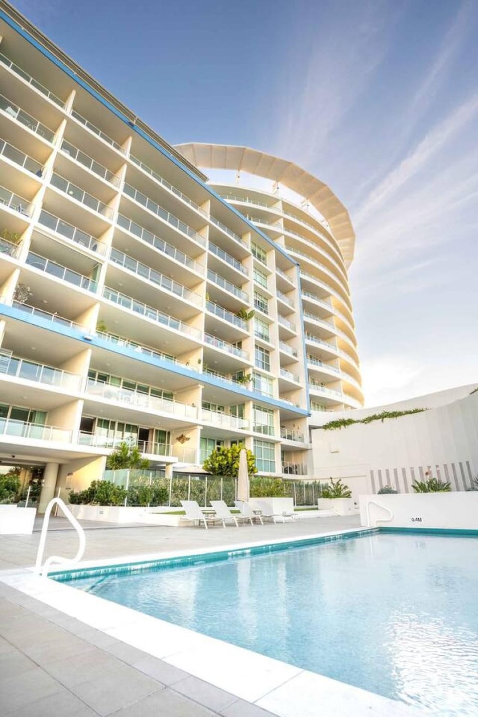 Private Rooftop Heated Plunge Pool Oceanfront Penthouse Apartment in Bilinga