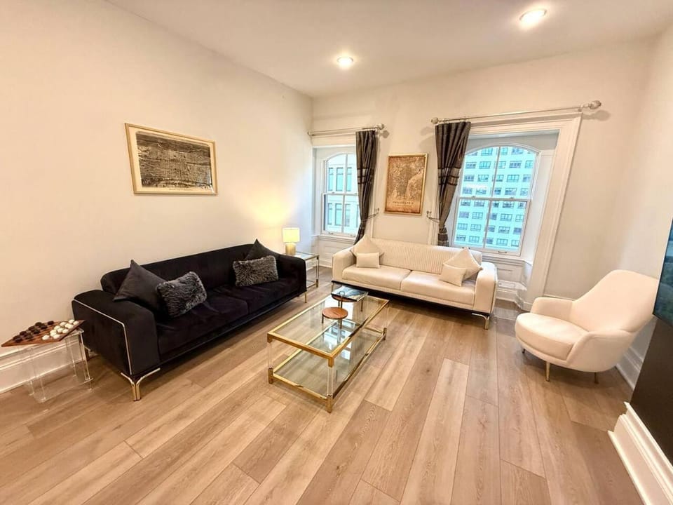 Luxury Chic Center City 2BR and 2Bath Apartment Apartment in Rittenhouse Square