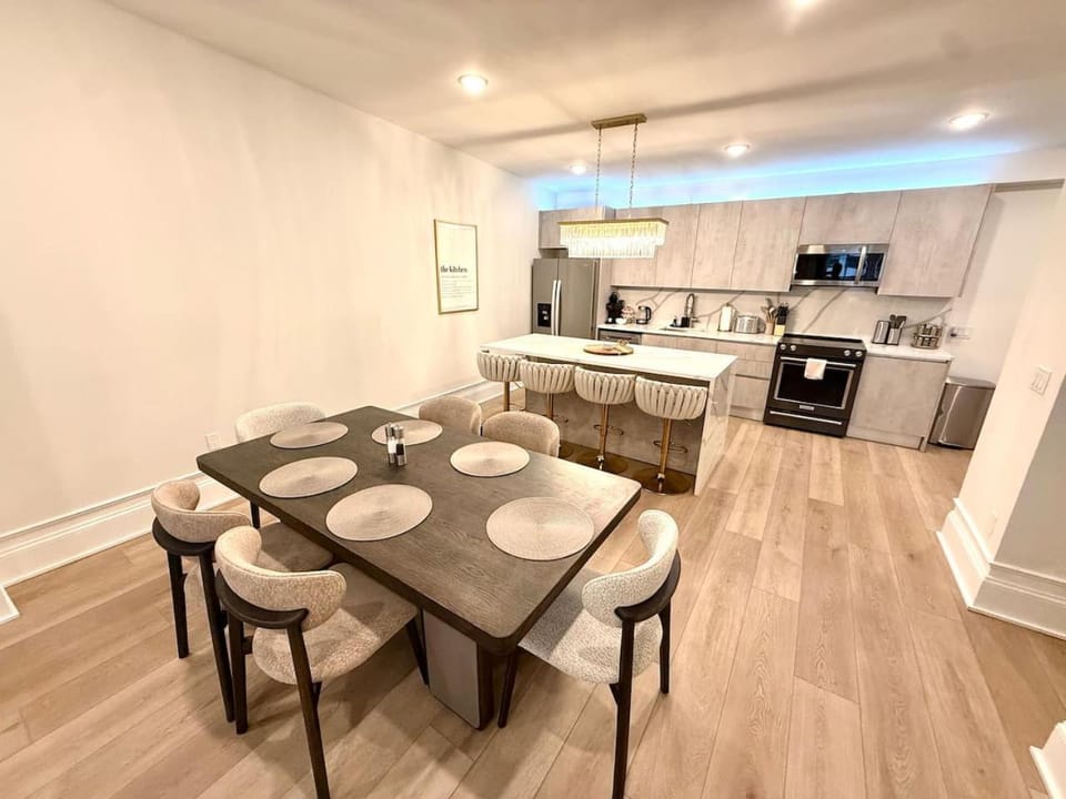 Luxury Chic Center City 2BR and 2Bath Apartment Apartment in Rittenhouse Square