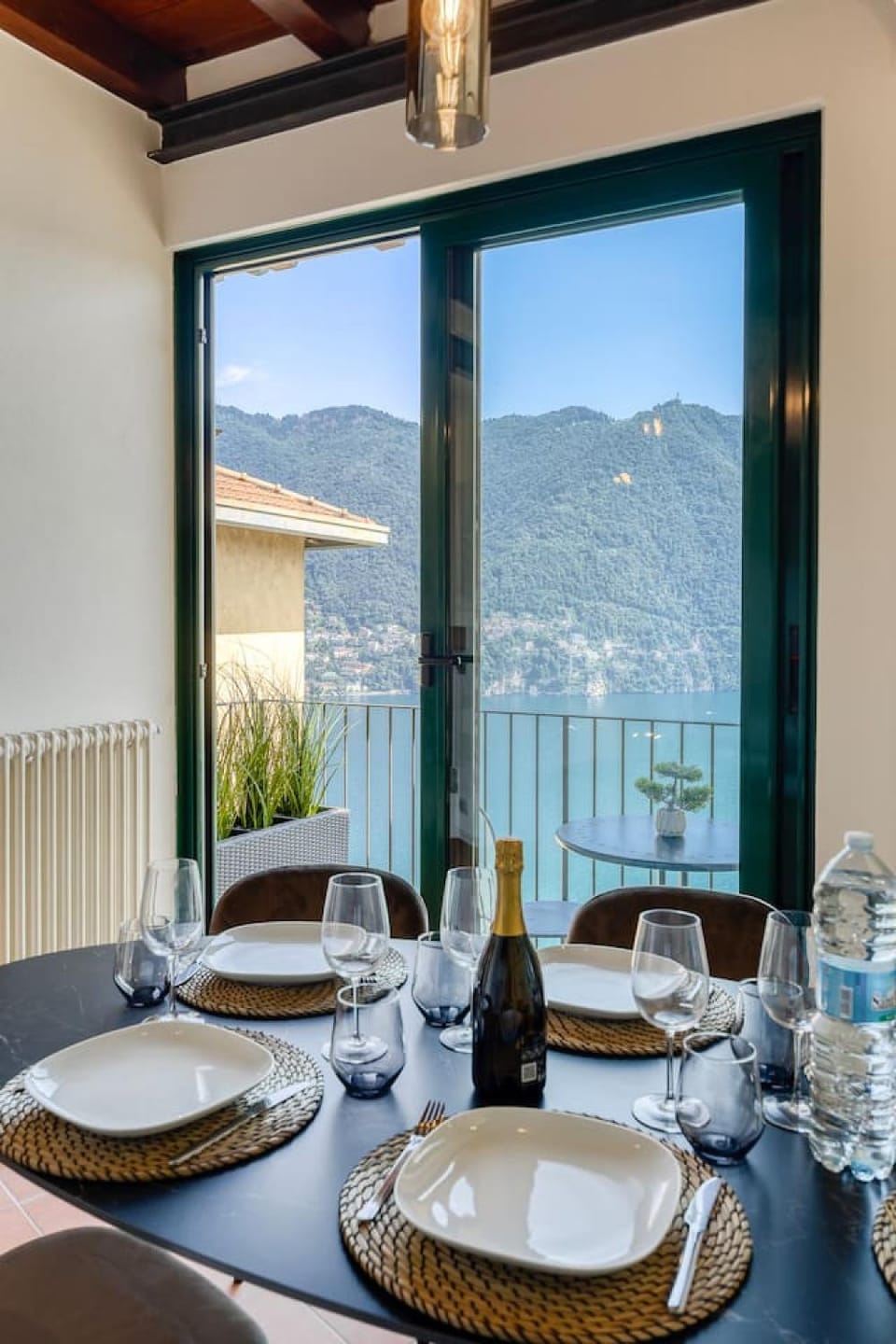 View (from property/room), Balcony/Terrace, Dining area, Mountain view