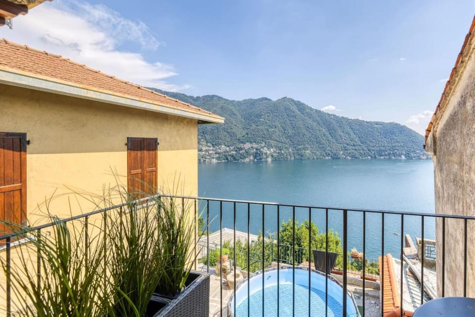 Balcony/Terrace, Lake view