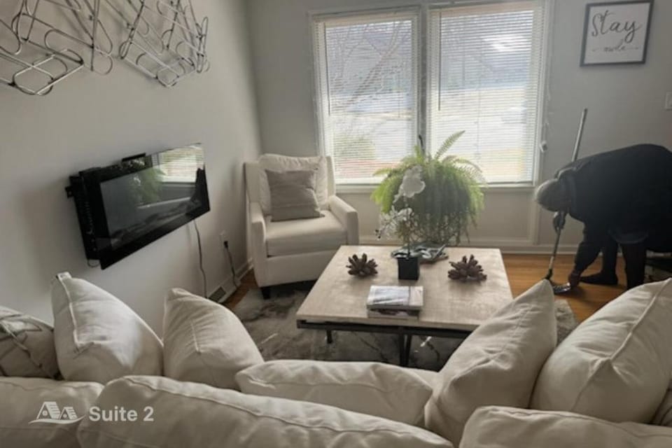 Living room, Photo of the whole room, Seating area, fireplace