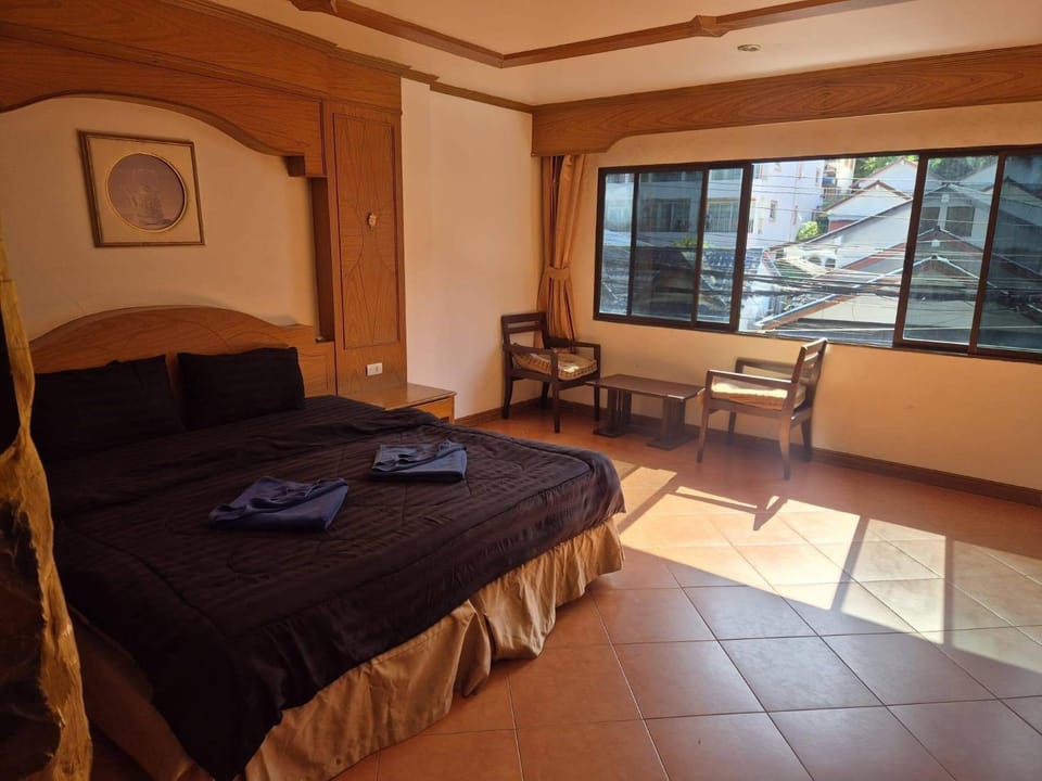 EYMEN Guesthause Bed and Breakfast in Patong