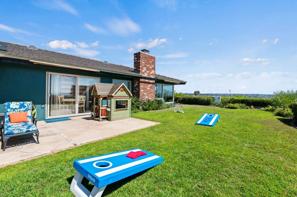 Ocean Views Prime Location Villa Apartment in Pacific Beach
