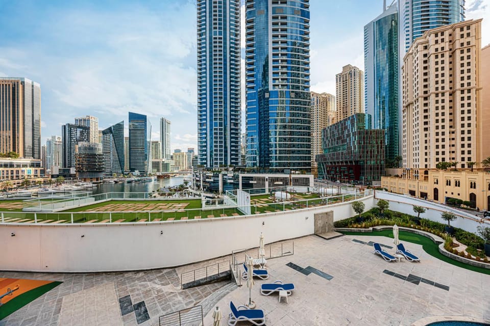 Splendid Stay at Dubai Marina Waterfront Apartment in Dubai