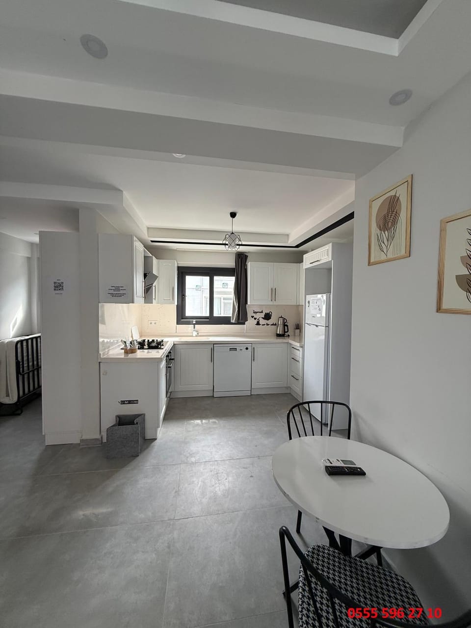 Kitchen or kitchenette, Dining area, stove