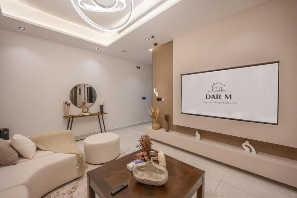 Luxury 2BR Residence & 75 TV King Abdulaziz Road Apartment in Jeddah