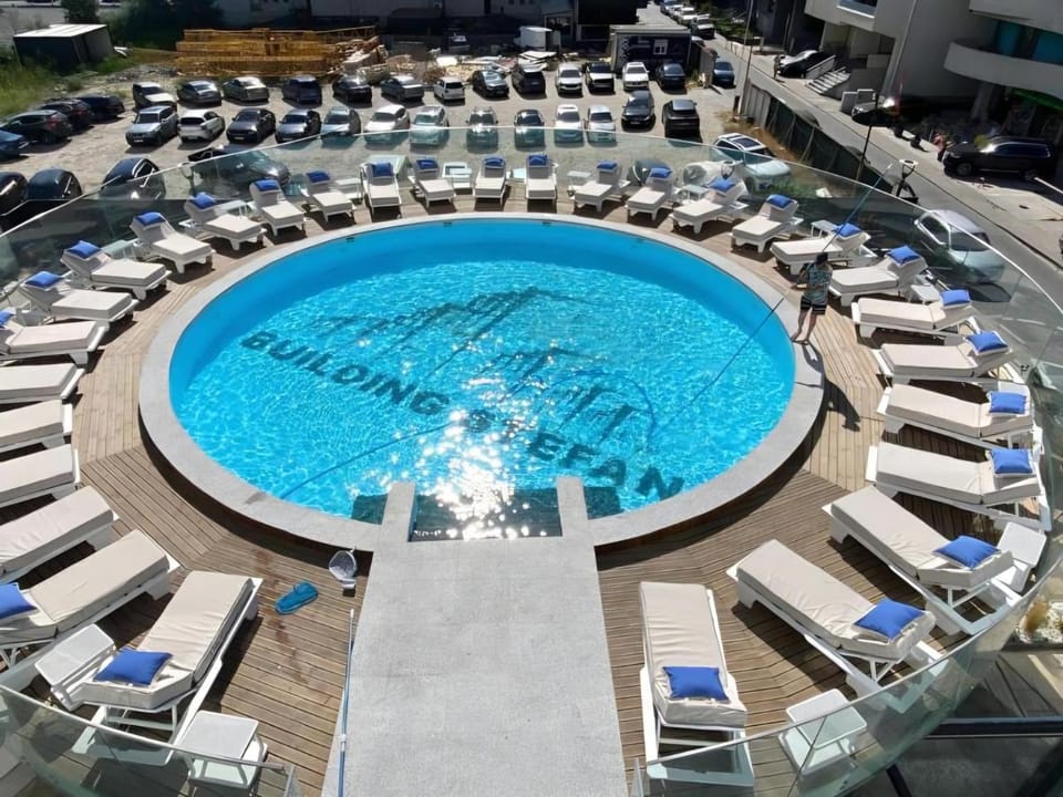 On site, Swimming pool, sunbed