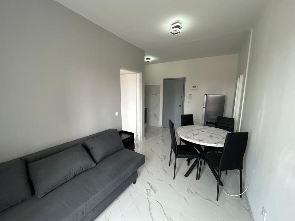 Dining area, Lunch