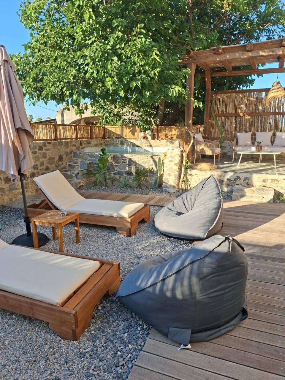 Patio, Garden, sunbed