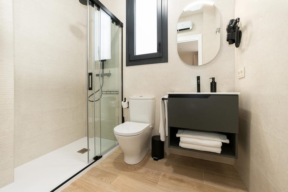 Shower, Bathroom, towels