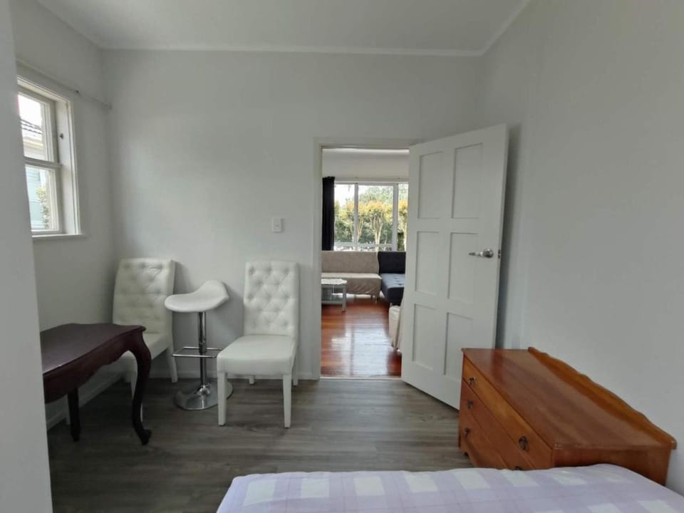 4 Double, 1 Single and 2 Double Sofa Beds House A House in Auckland