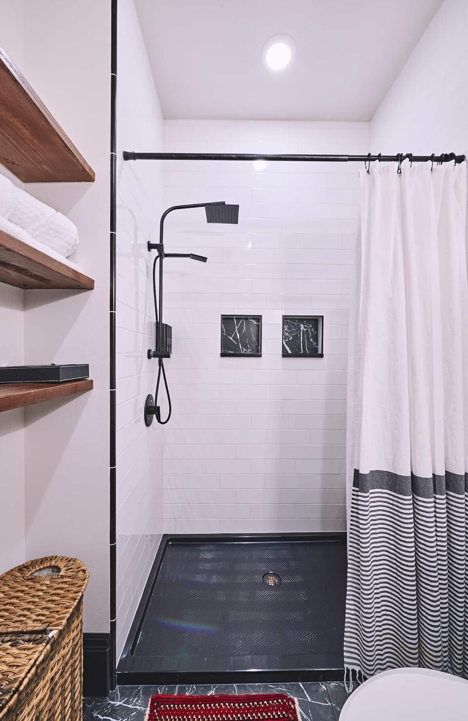 Luxe Main St Loft with Rooftop Lounge and Balcony Hotel in Sheridan