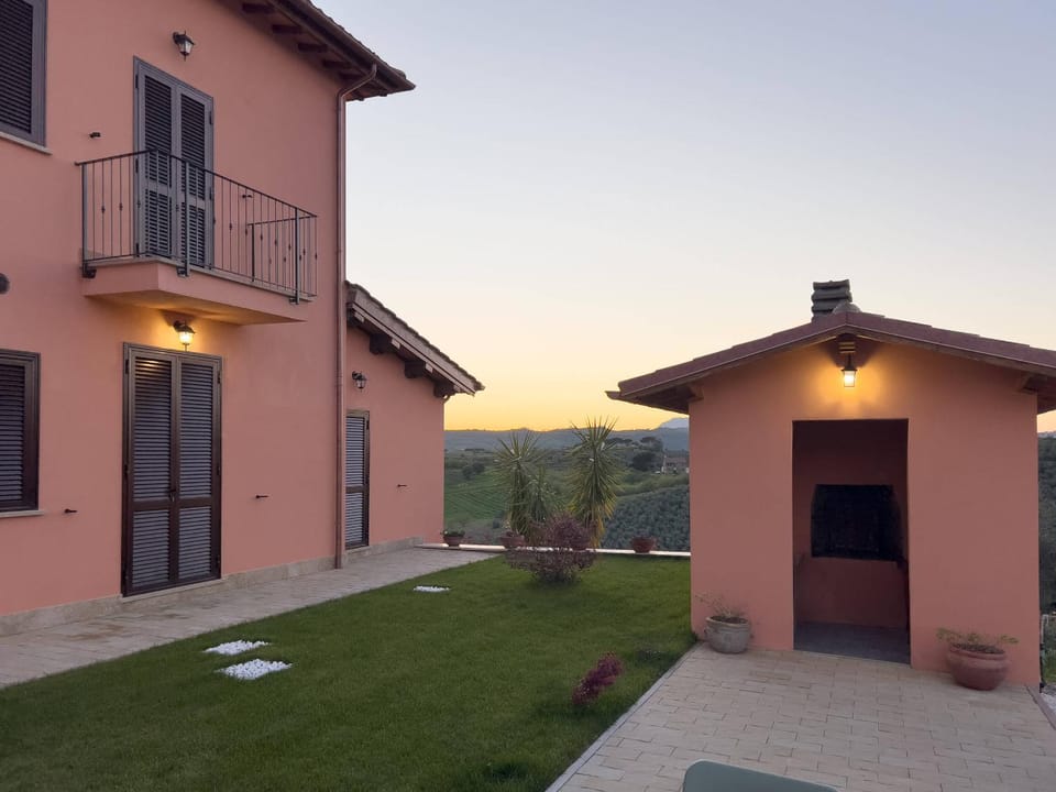 Property building, Day, Natural landscape, BBQ facilities, Sunrise, Sunset