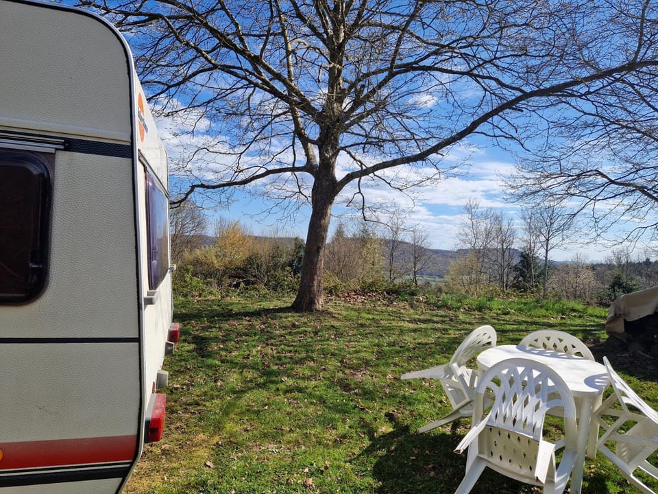 Caravan Lara Camping La Foret du Morvan Campground/ 
RV Resort in Bourgogne-Franche-Comté