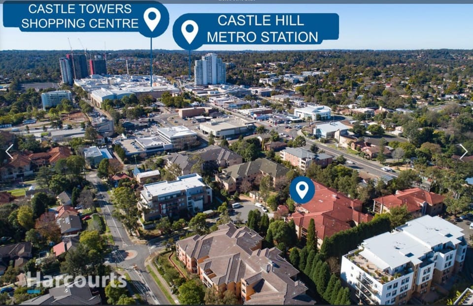 Neighbourhood, Bird's eye view, Supermarket/grocery shop, Shopping Area