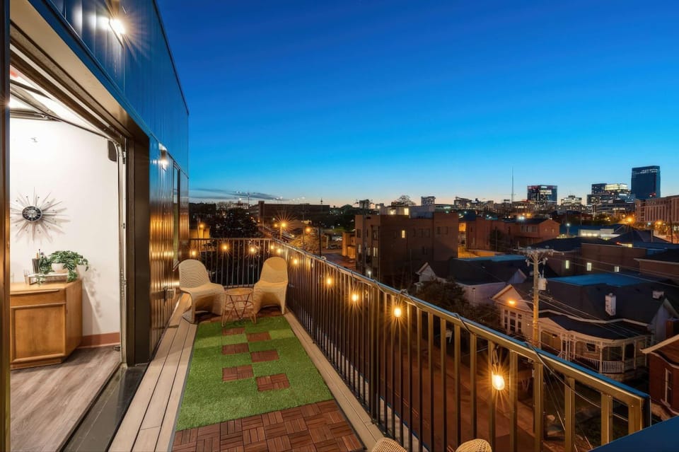 The Penthouse - 3BR Rooftop - Downtown Nashville Apartment in Nashville