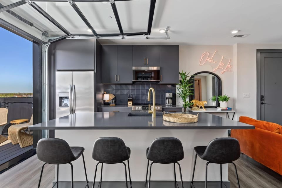 The Penthouse - 3BR Rooftop - Downtown Nashville Apartment in Nashville
