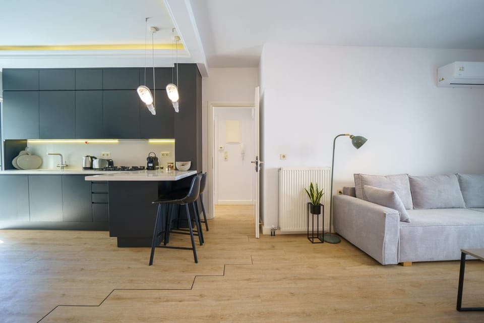 Kitchen or kitchenette, Living room, Seating area