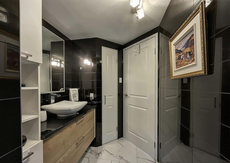 Condo meuble au Mont Sainte-Anne A 5 min des pistes 2 a 4 personnes Apartment in Beaupre