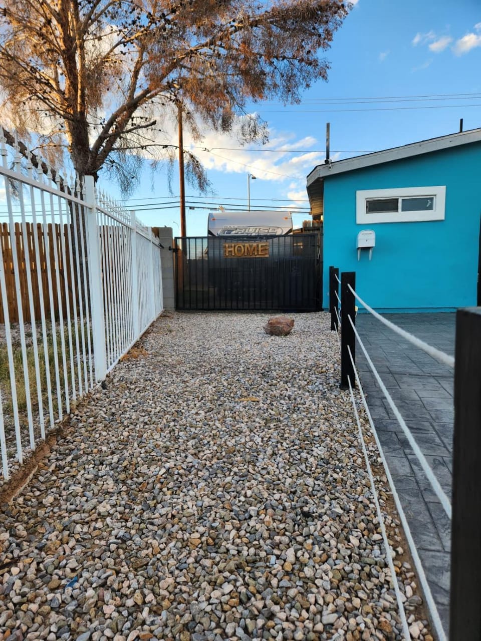Cozy 1-bedroom recreational vehicle in fabulous Las Vegas with AC Campground/ 
RV Resort in North Las Vegas