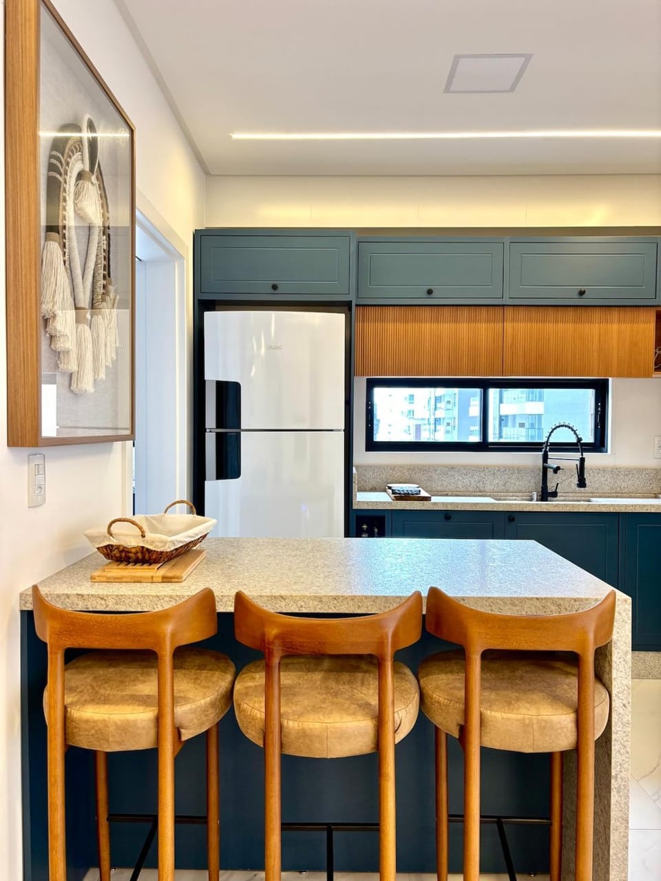 Kitchen or kitchenette, Dining area, oven, pet friendly, stove