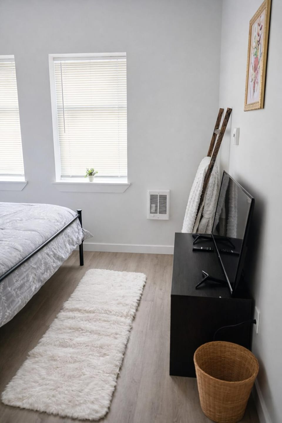 Downtown Detroit Swanky Suite Apartment in Windsor