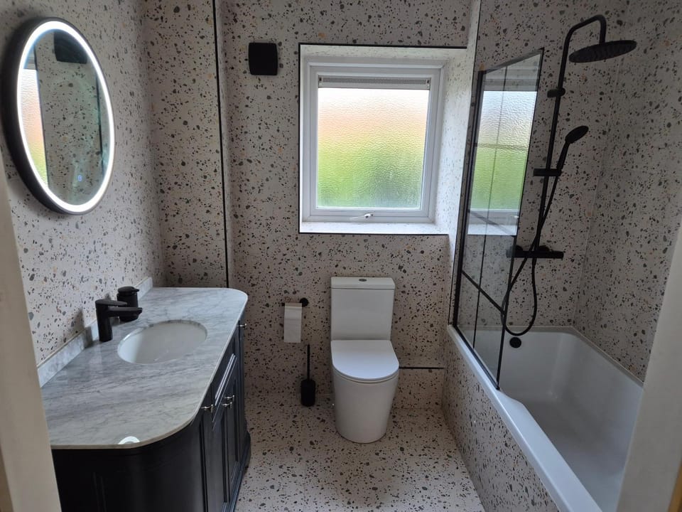 Unique room close to tramline Vacation rental in Dublin