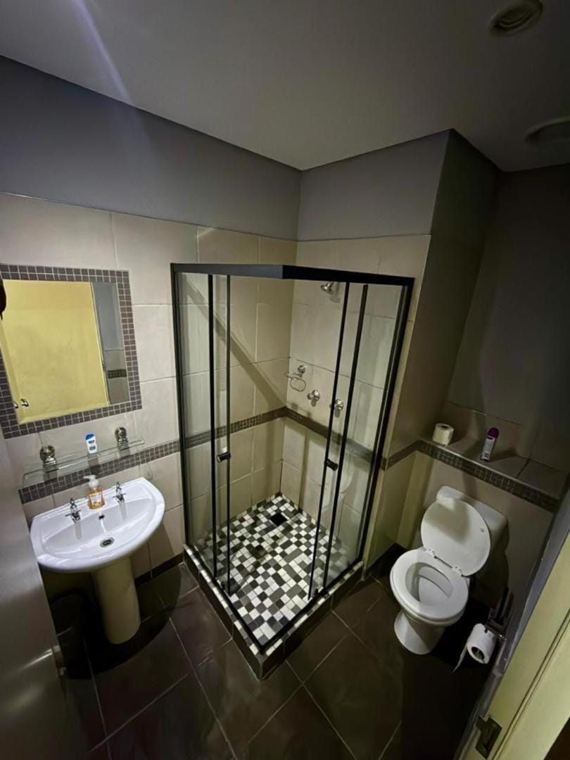 Seven Eleven Balcony Apartment - Isibaya House Apartment in Johannesburg