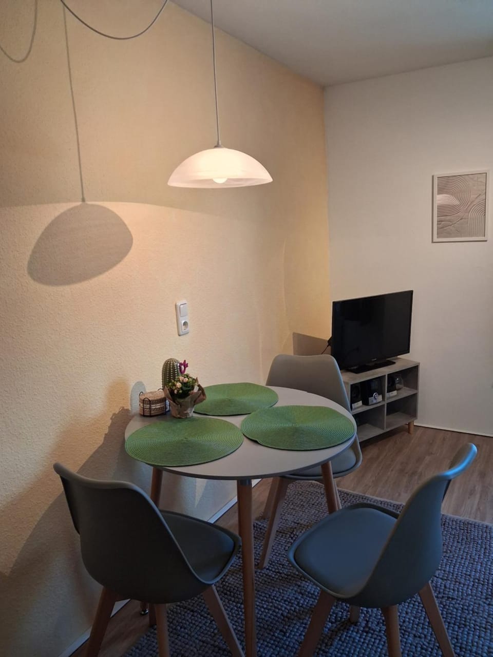TV and multimedia, Living room, Dining area