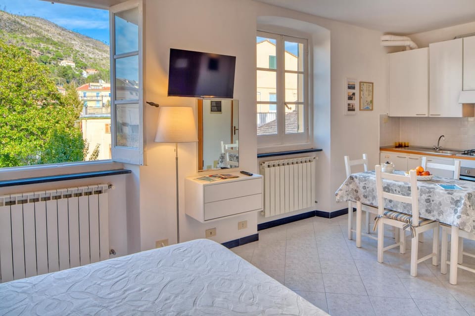 TV and multimedia, Kitchen or kitchenette