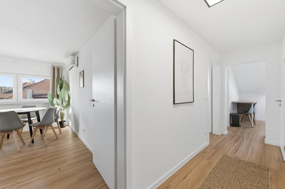 BUSINESS&FAMILY - TOP LAGE, Parkplatz, WASEN, Klima, Netflix, 100qm Apartment in Stuttgart