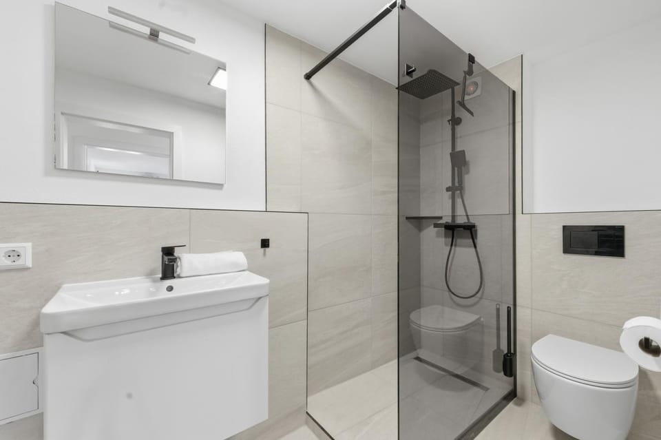 BUSINESS&FAMILY - TOP LAGE, Parkplatz, WASEN, Klima, Netflix, 100qm Apartment in Stuttgart