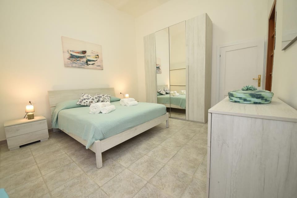 Bed, Bedroom, wardrobe