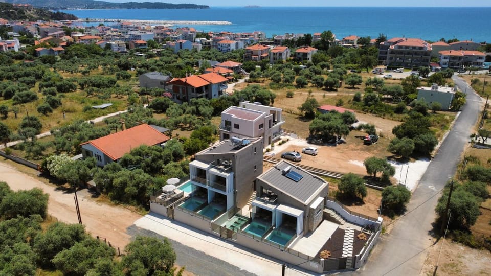 Property building, Day, Neighbourhood, Natural landscape, Bird's eye view, Sea view, Location
