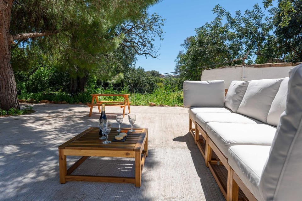 Patio, Garden, Seating area, Dining area, Garden view