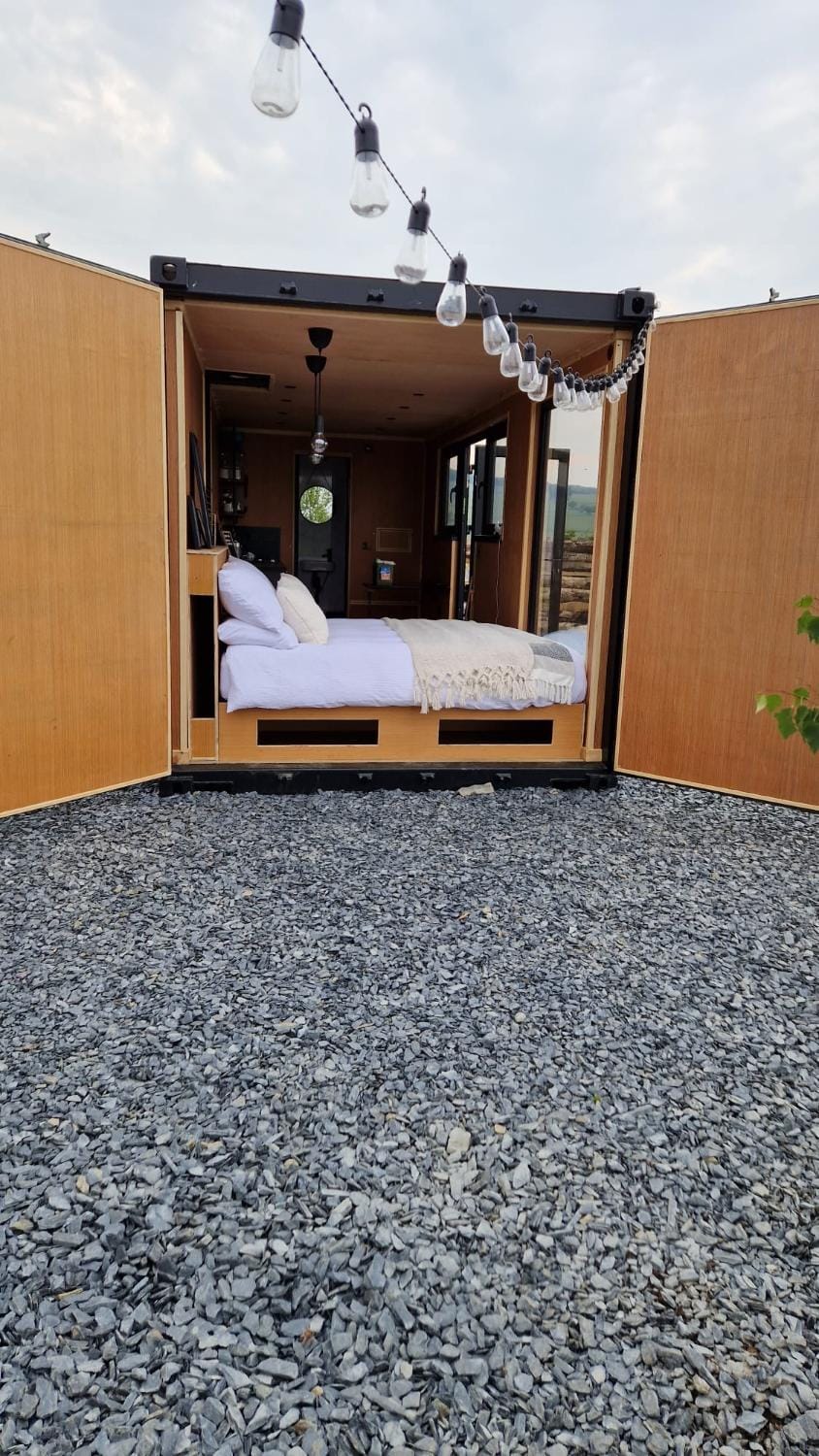 Bed, Natural landscape, Balcony/Terrace, Photo of the whole room, Bedroom