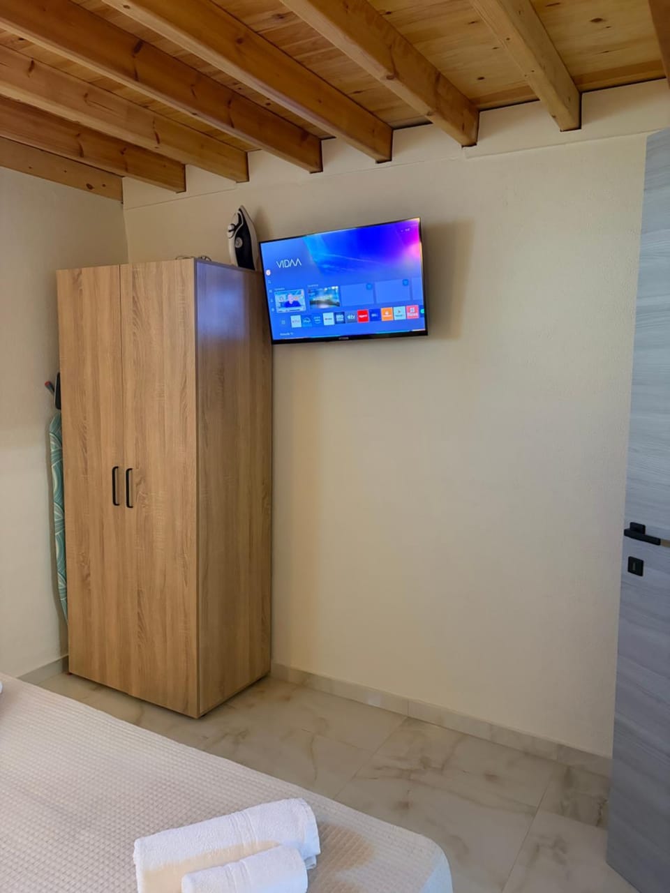 TV and multimedia, wardrobe