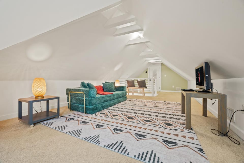 Game Room, TV and multimedia, Living room, Seating area
