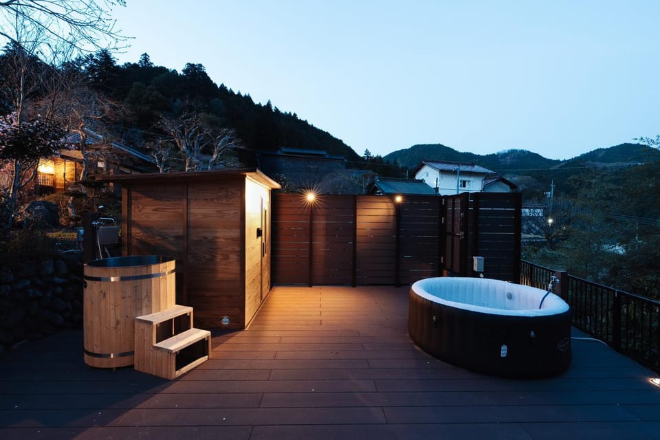 Night, Hot Tub