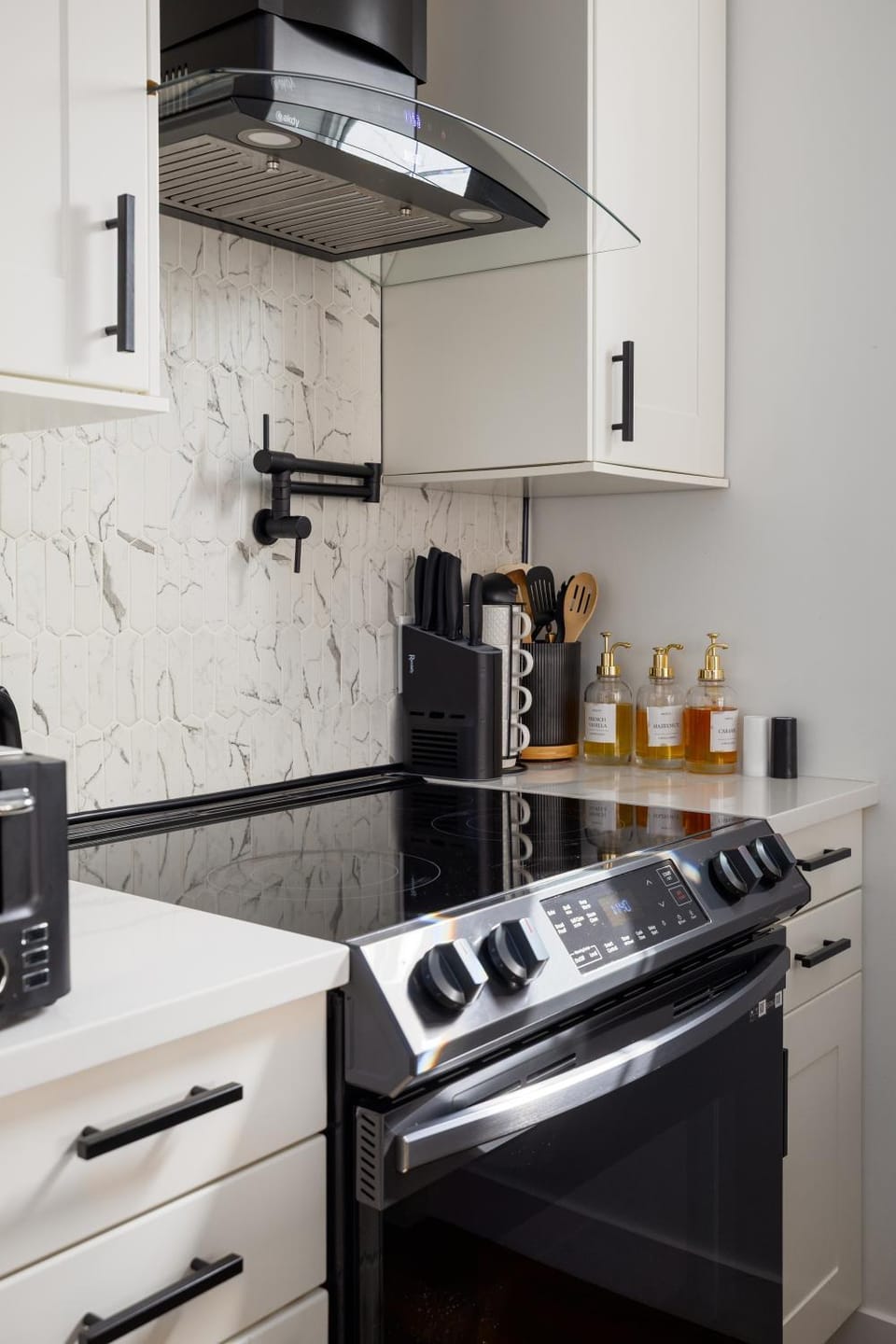 Coffee/tea facilities, Kitchen or kitchenette, minibar, stove, toaster
