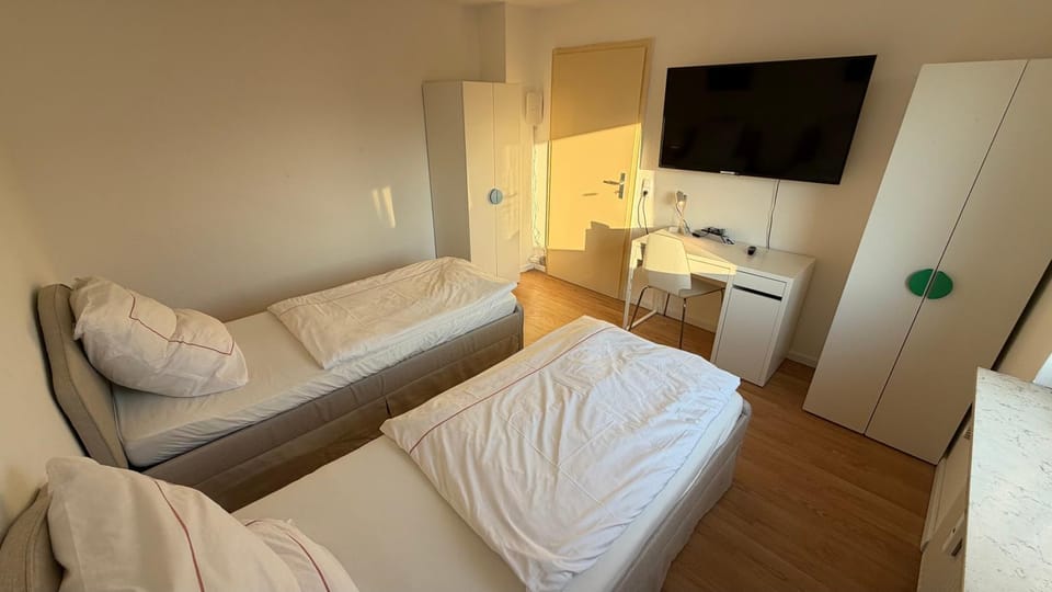 For workers in Kötz, Günzburg, A8, Appartment with 4 beds, Garage Apartment in Bavaria