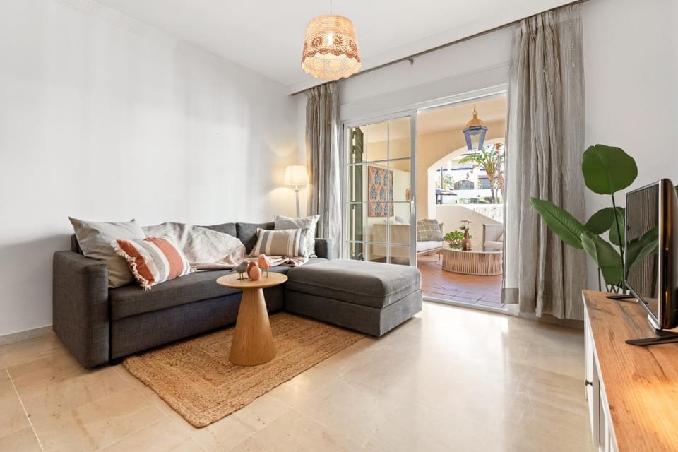 8 Duquesa Ground Floor with two big terraces Apartment in San Luis de Sabinillas