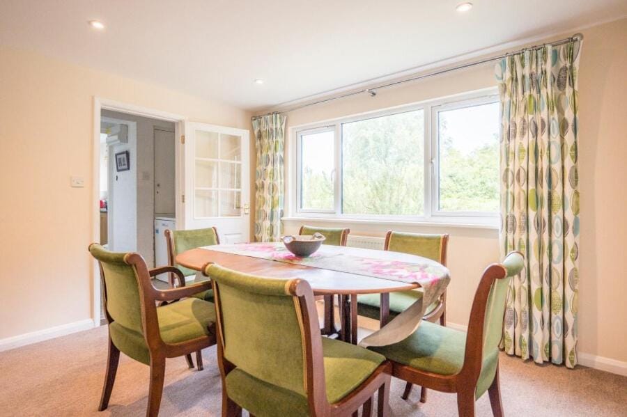 Modern 4BR Retreat Near the Coast House in Leiston