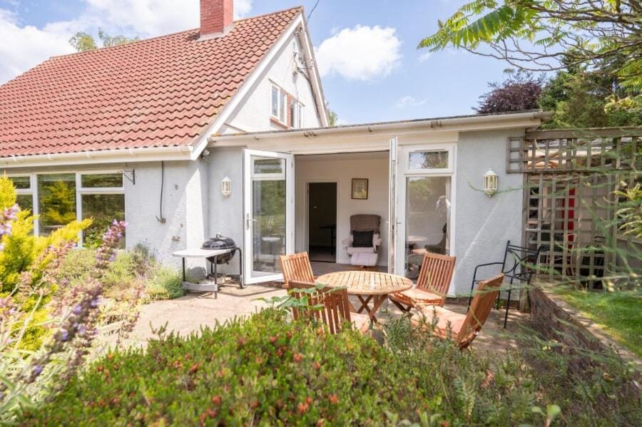 Modern 4BR Retreat Near the Coast House in Leiston