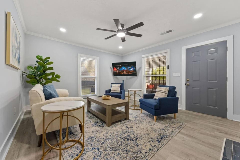 TV and multimedia, Living room, Seating area