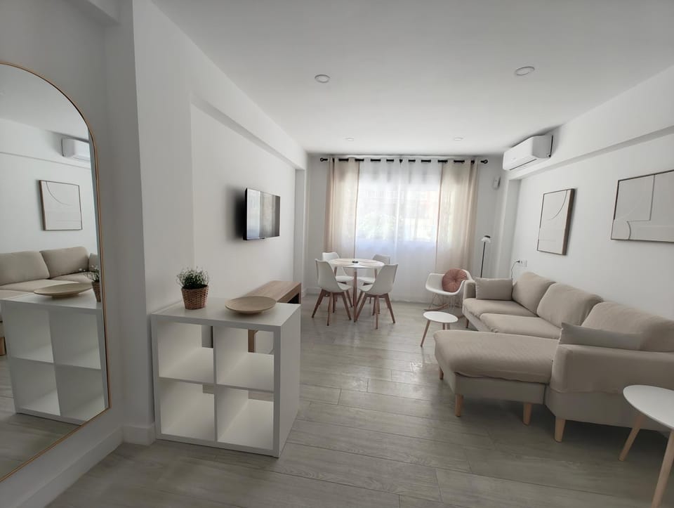 TV and multimedia, Living room, Dining area
