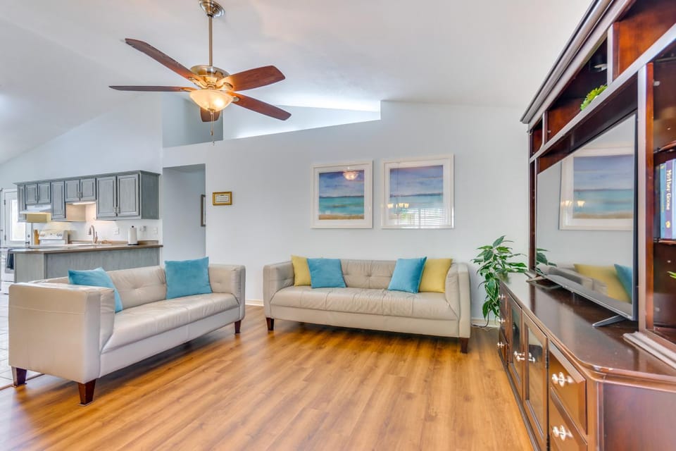 ADA Friendly! Convenient Family Home in Pensacola House in Bellview