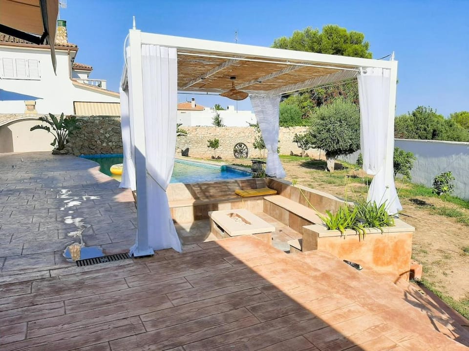 Patio, Living room, Swimming pool, sunbed