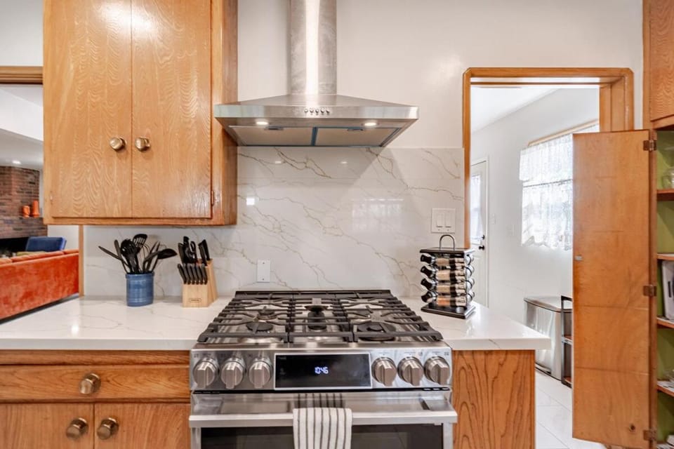 San Pedro Coastal Stay Near Beach plus Parking House in Rancho Palos Verdes
